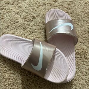 PINK NIKE SLIDES